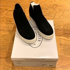 Steve Madden Wrangle Black Suede Size 8.5